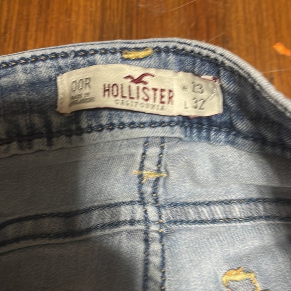 hollister skinny jeans 00R 23/32 have stretch in them - Picture 2 of 3